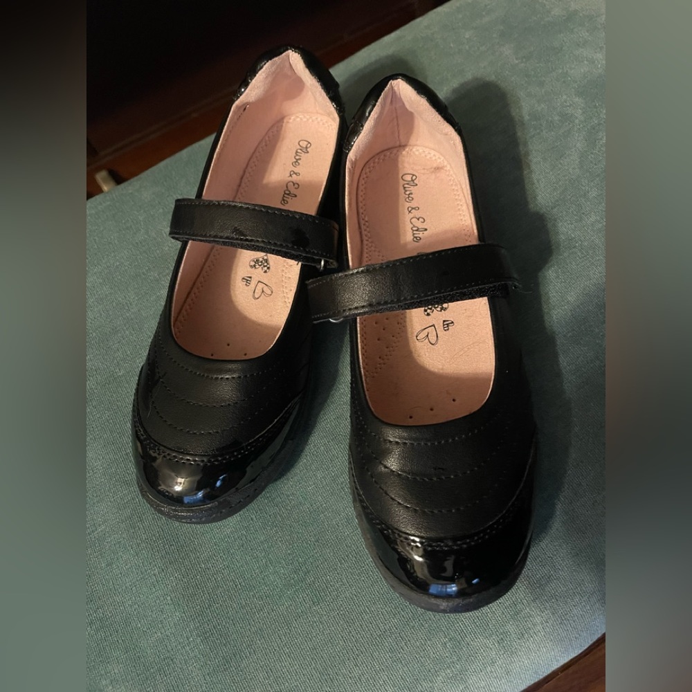 COPY - Olive & Edie black flats shoes size 3 youth like NEW